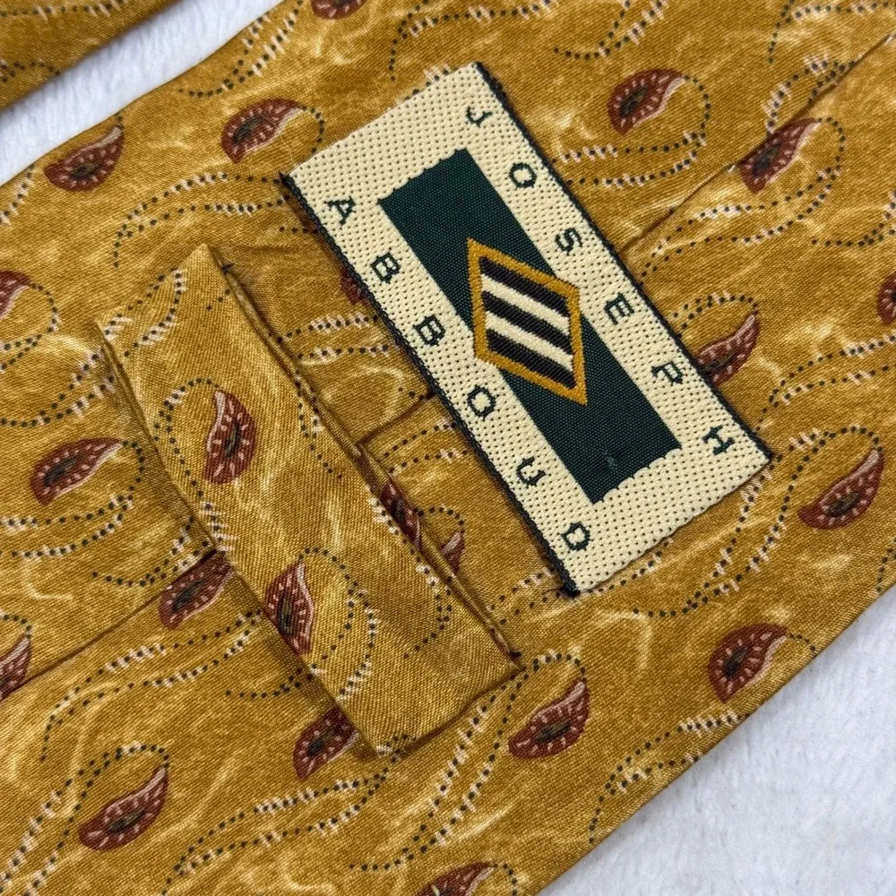 Joseph Abboud Mens Silk Tie Gold Mustard Yellow Paisley Made in Italy